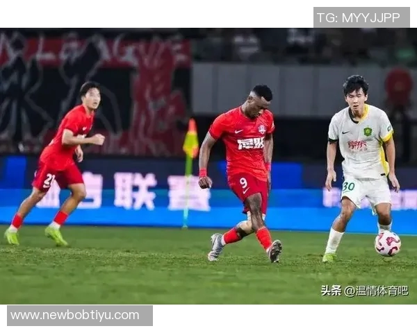 杨瑞琪在比赛最后时刻进球挽回颜面梅州仍以1-4落后于玉昆