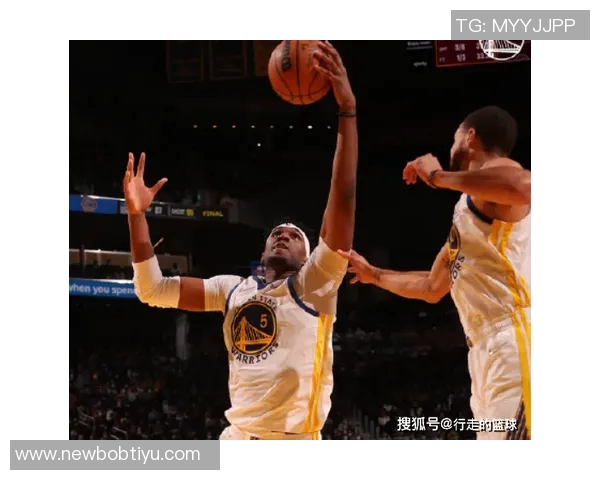 克莱汤普森状态回暖四冠分卫再现神勇下半场三分雨连中六记 克莱汤普森状态回暖四冠分卫再现神勇下半场三分雨连中六记