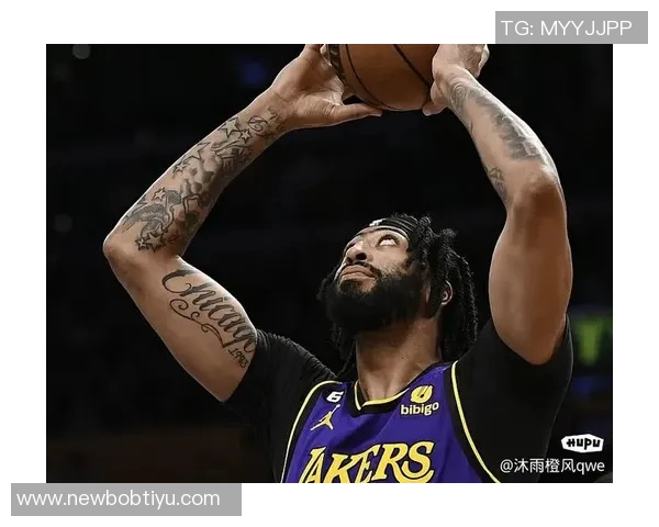 帕金斯对浓眉身材变化的看法：树立榜样保持良好体型的重要性