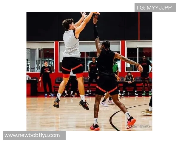 梅里尔首节替补表现抢眼三分球三投全中贡献9分 梅里尔首节替补表现抢眼三分球三投全中贡献9分